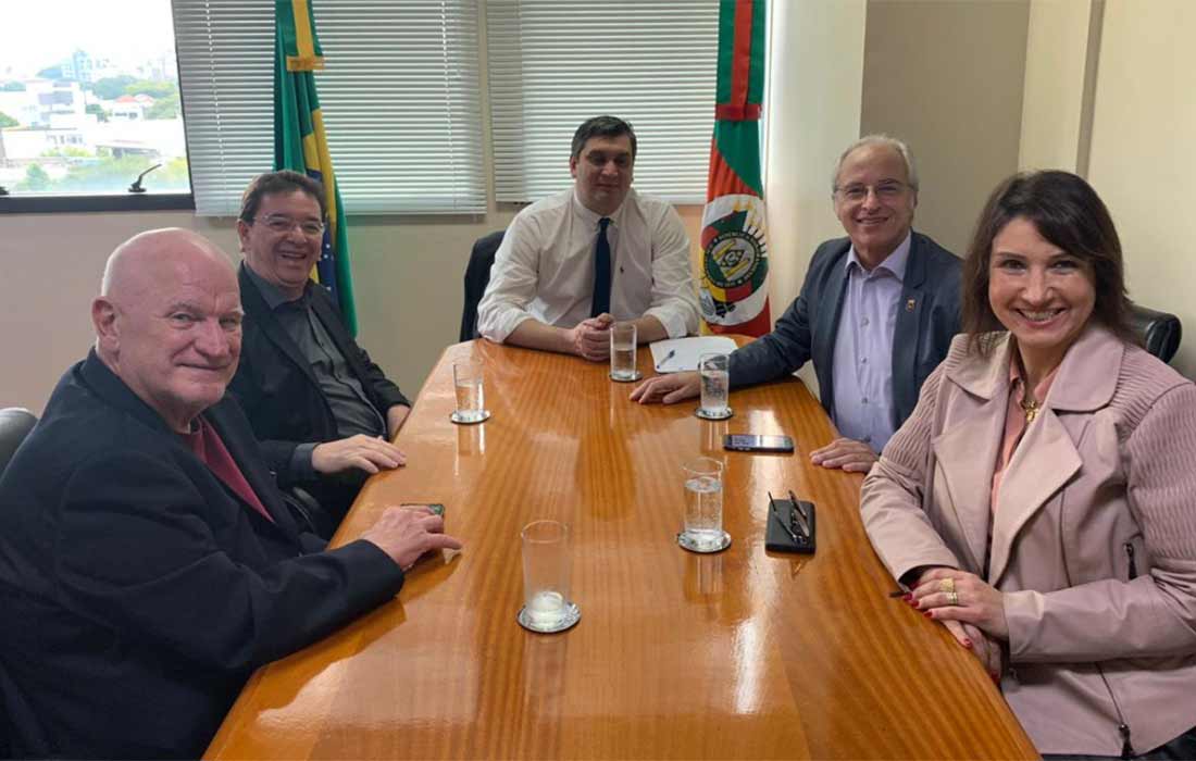 foto2 Dr Paulo Olzon, Dr Jordão, Dr Carlos Sparta, Veneu Jordão e a vereadora comandante Nádia. Foto: Assessoria da vereadora Comandante Nádia.